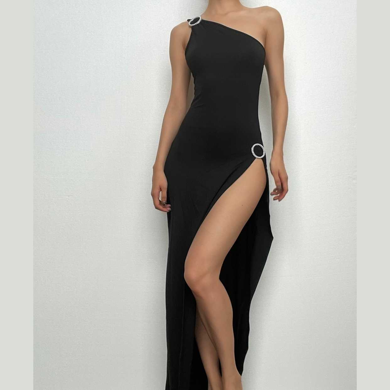 Buckle one shoulder slit irregular solid maxi dress